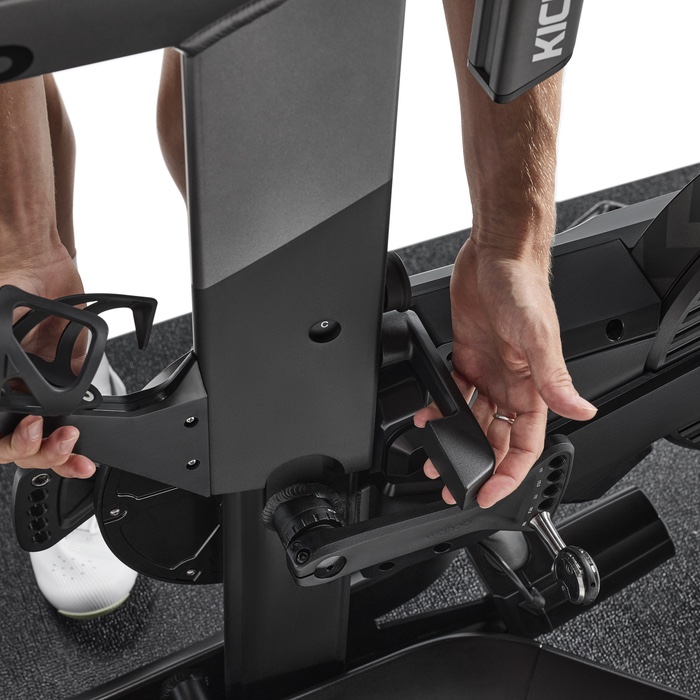 Wahoo KICKRバイク KICKR BIKE PRO Smart Bike | Wahoo Fitness