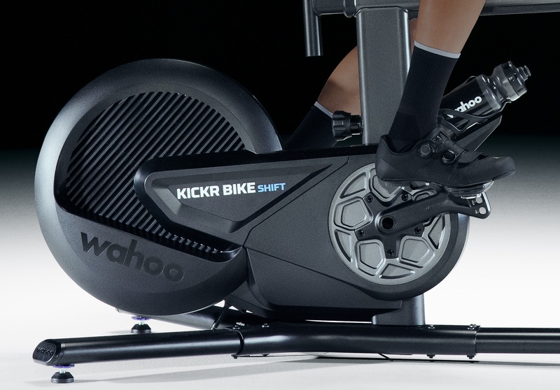 Wahoo KICKR MOVE & 1-Year Zwift Membership